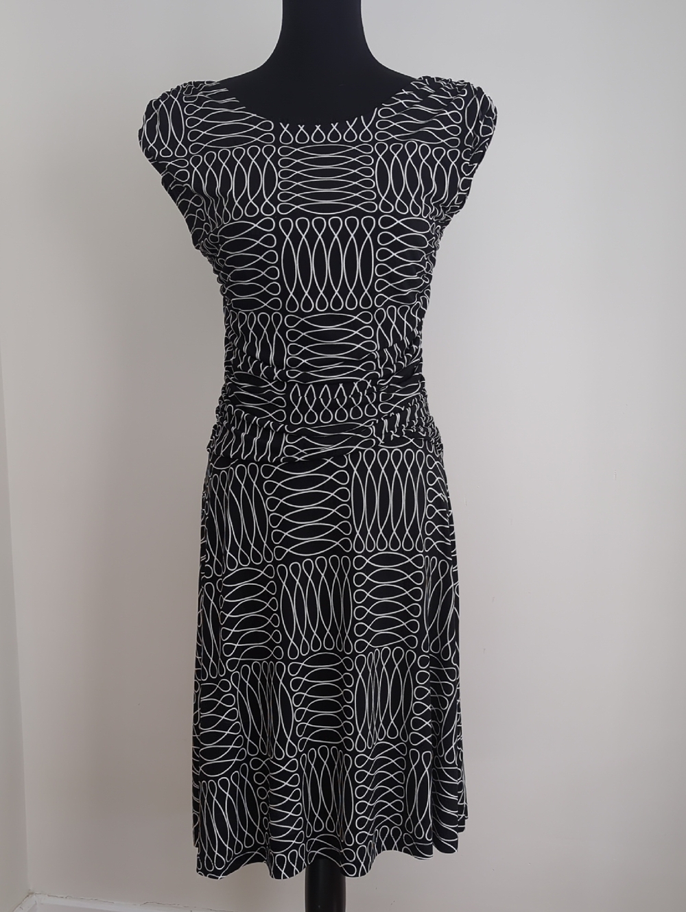 Enfocus Studio Black White Geometric Ruched Waist Midi Dress SIZE 8
